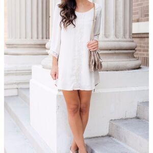 ASTR The Label Cream Shift Dress Size Small‎